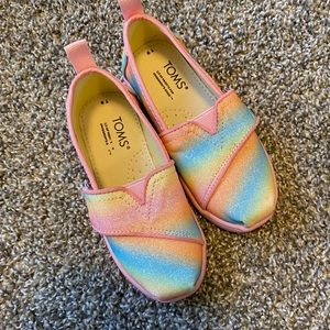 Toms Toddler size 9 shoes.  Like new!